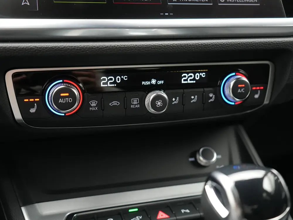 Audi Q3 45 TFSI e S Line PHEV 245pk Dealer O.H. uit 2024, foto 10