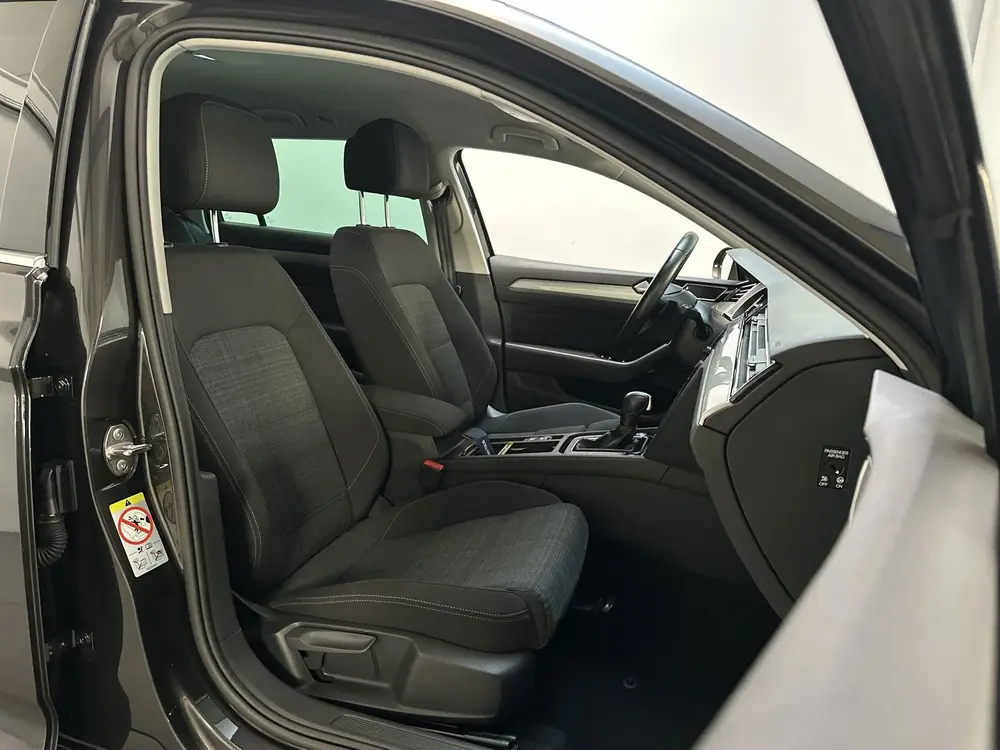 Volkswagen Passat Variant 1.5 TSI 150pk DSG Comfort Business uit 2020, foto 7