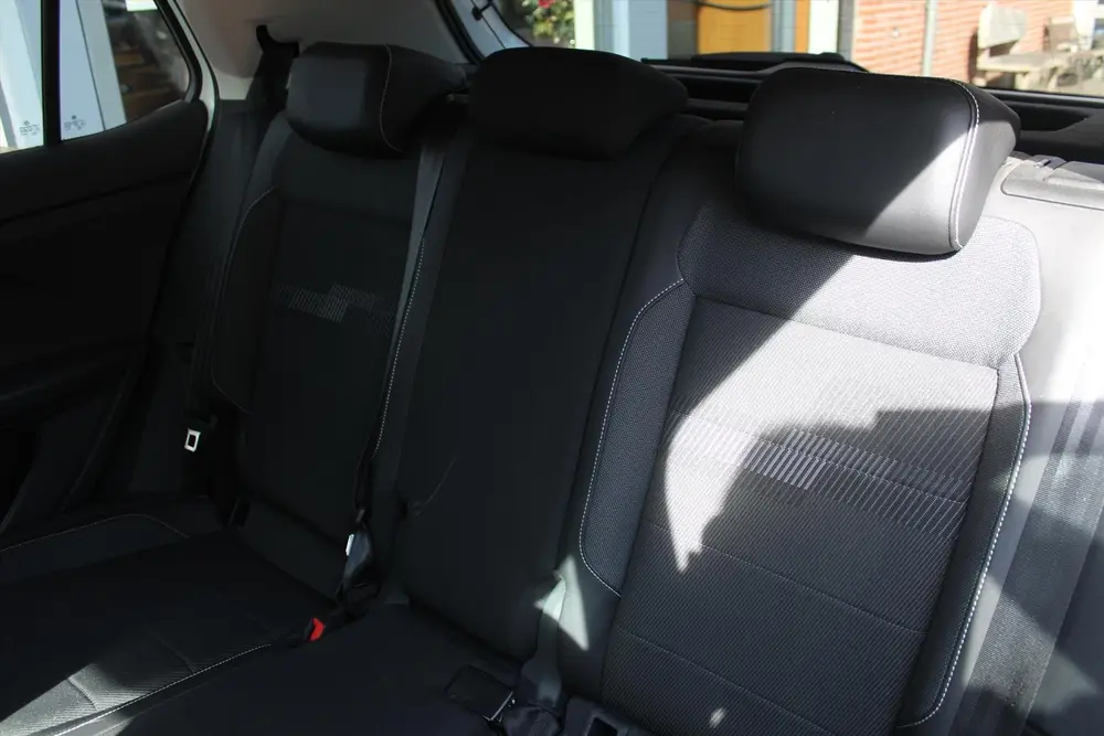 VOLKSWAGEN T-Cross 1.0 TSI Aut. *R-Line* | Trekhaak | Carpla uit 2021, foto 15