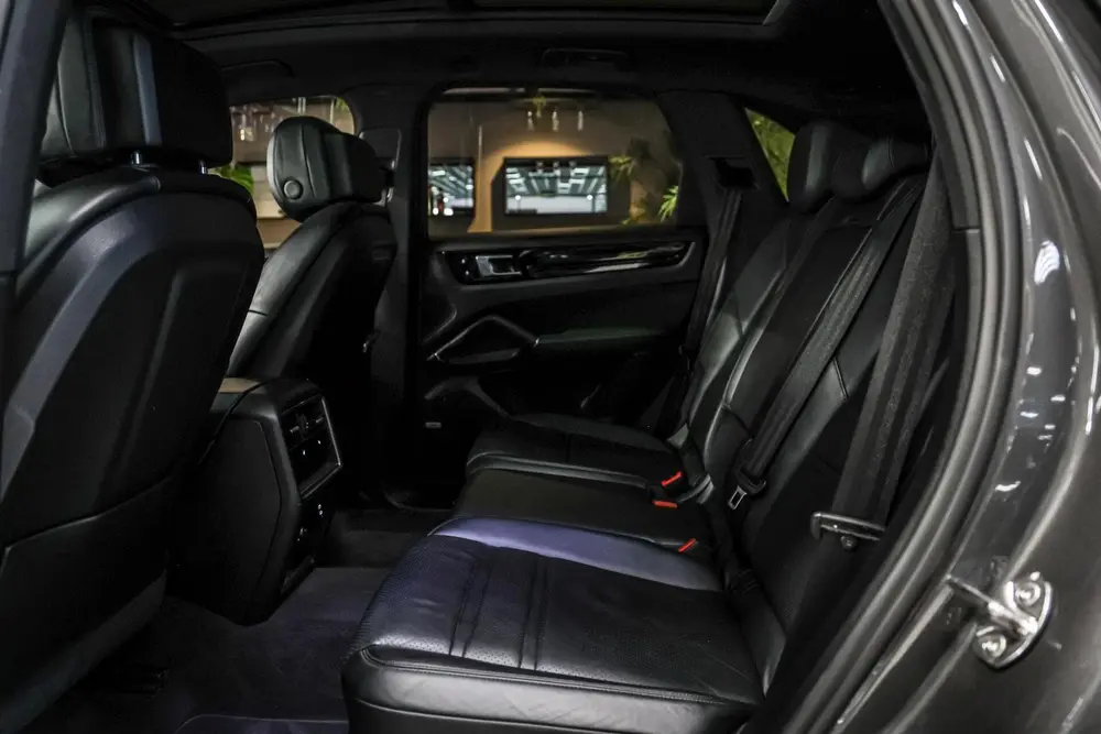 Porsche Cayenne 3.0 E-Hybrid|Dealer ondh.|Sportchrono|477 PK uit 2020, foto 10