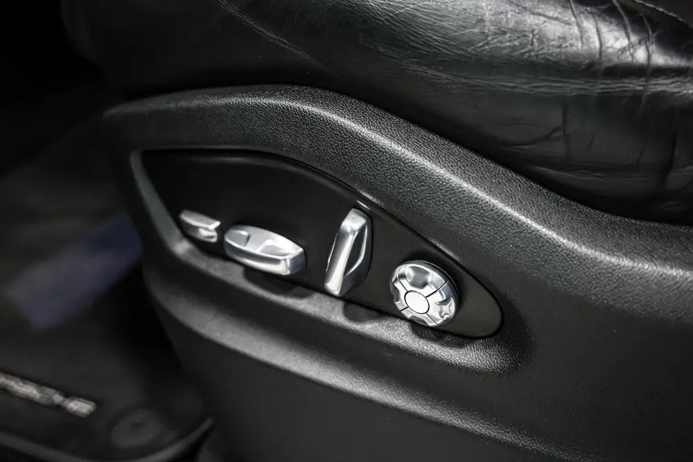 Porsche Cayenne 3.0 E-Hybrid|Dealer ondh.|Sportchrono|477 PK uit 2020, foto 11