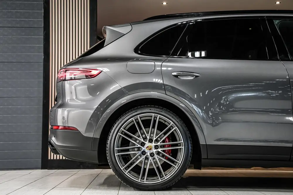 Porsche Cayenne 3.0 E-Hybrid|Dealer ondh.|Sportchrono|477 PK uit 2020, foto 18