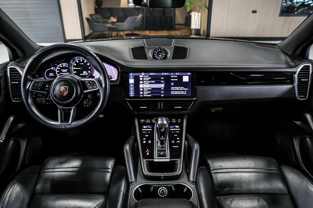 Porsche Cayenne 3.0 E-Hybrid|Dealer ondh.|Sportchrono|477 PK uit 2020, foto 2
