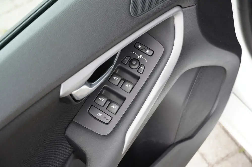 Volvo V40 2.0 T3 R-Design LED/Stoelverw/Cruise/Clima/PDC uit 2019, foto 16