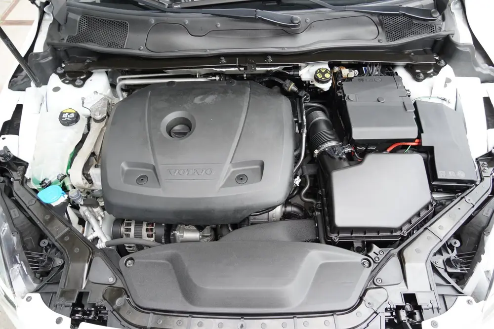 Volvo V40 2.0 T3 R-Design LED/Stoelverw/Cruise/Clima/PDC uit 2019, foto 17