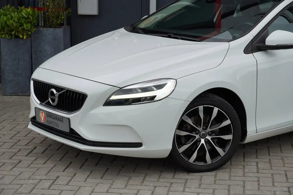Volvo V40 2.0 T3 R-Design LED/Stoelverw/Cruise/Clima/PDC uit 2019, foto 4