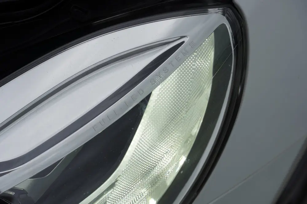 Volvo V40 2.0 T3 R-Design LED/Stoelverw/Cruise/Clima/PDC uit 2019, foto 6