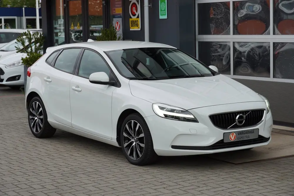 Volvo V40 2.0 T3 R-Design LED/Stoelverw/Cruise/Clima/PDC uit 2019, foto 8