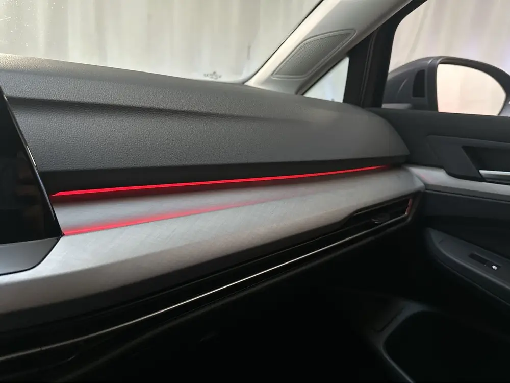Volkswagen Golf Variant 1.5 eTSI DSG Life Business Alcantara uit 2021, foto 11