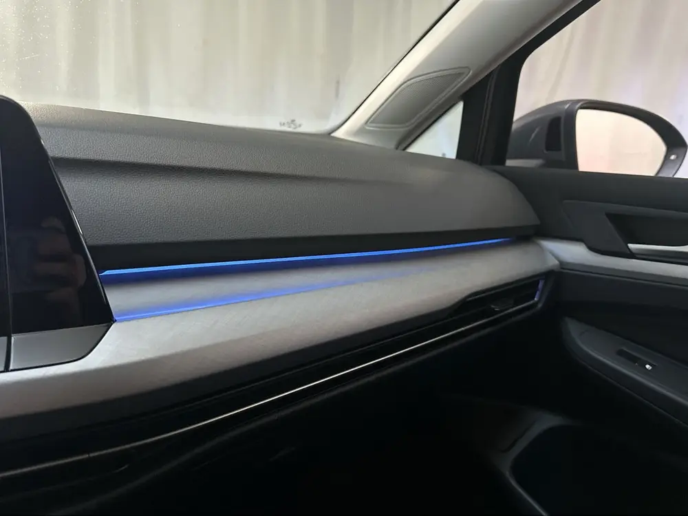Volkswagen Golf Variant 1.5 eTSI DSG Life Business Alcantara uit 2021, foto 12