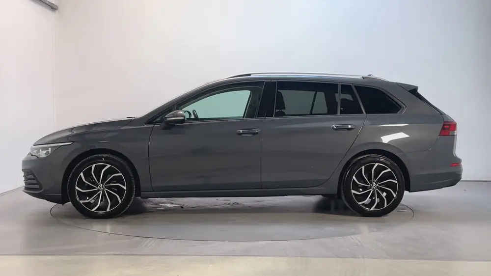 Volkswagen Golf Variant 1.5 eTSI DSG Life Business Alcantara uit 2021, foto 15