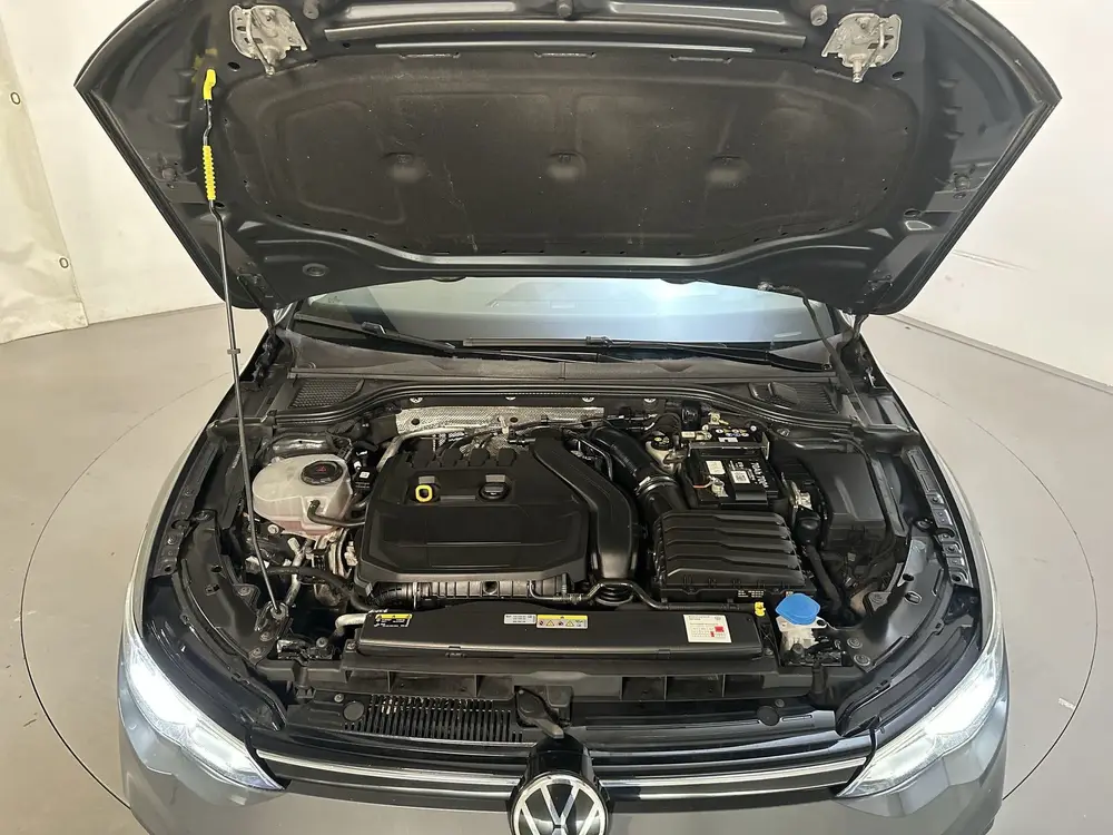 Volkswagen Golf Variant 1.5 eTSI DSG Life Business Alcantara uit 2021, foto 17
