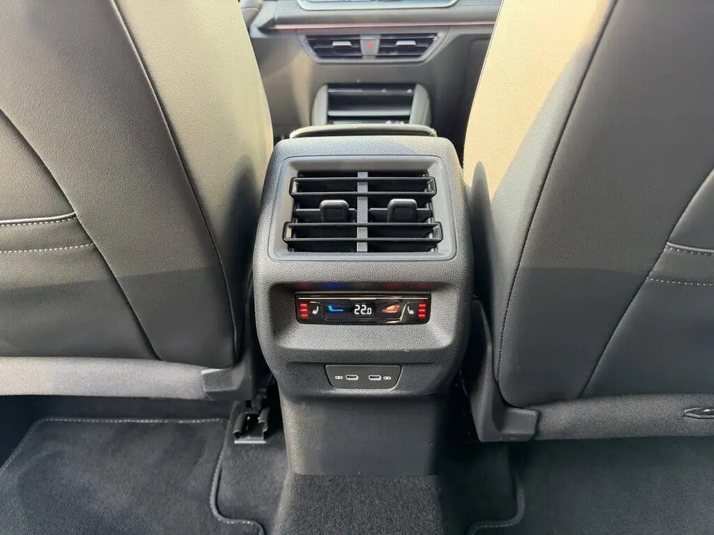 Volkswagen Tayron 1.5 eHybrid R-Line Edition 272pk | H&K | H uit 2025, foto 14