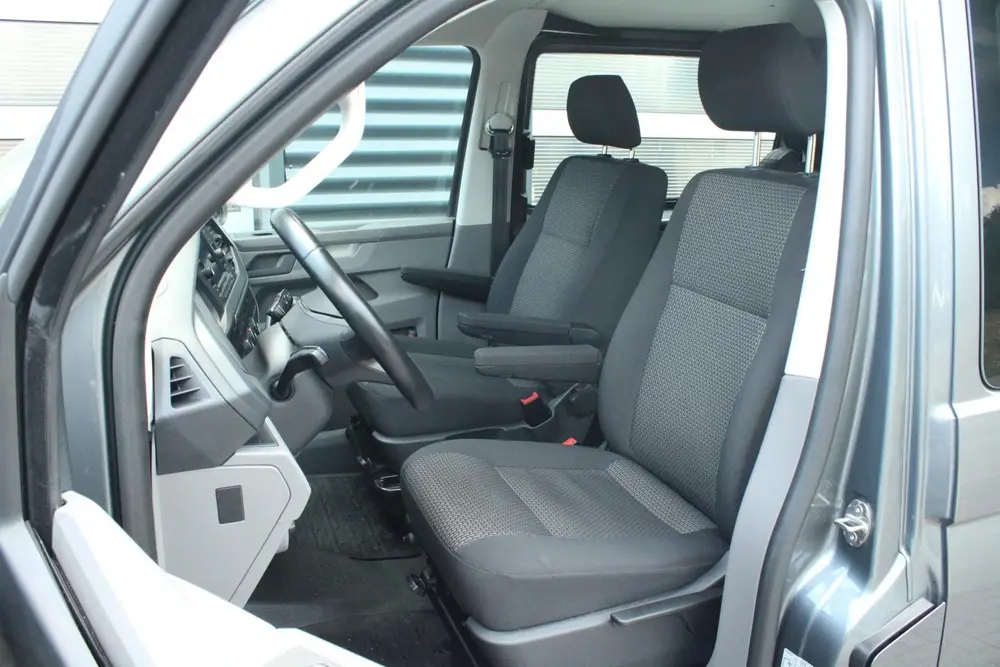 Volkswagen Transporter 2.0 TDI 150pk DSG L2H1 30 DC Comfortl uit 2024, foto 4