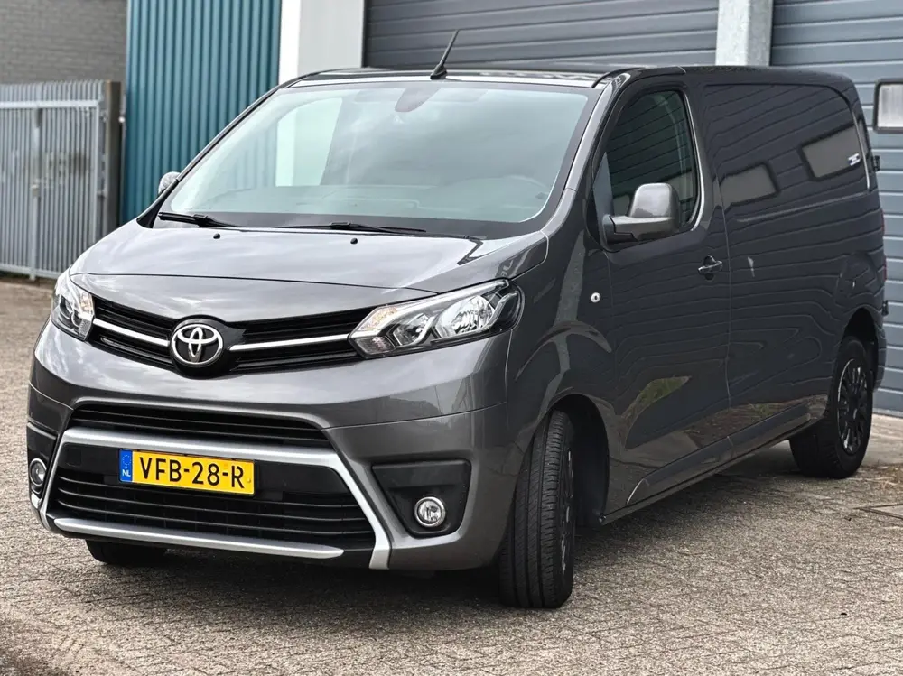 Toyota Proace 2.0 D-4D Professional uit 2020, foto 2