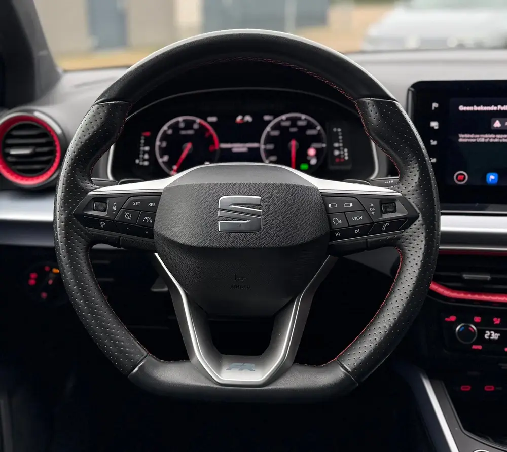 SEAT Arona FR uit 2024, foto 10