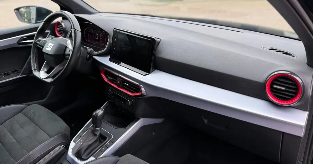SEAT Arona FR uit 2024, foto 7