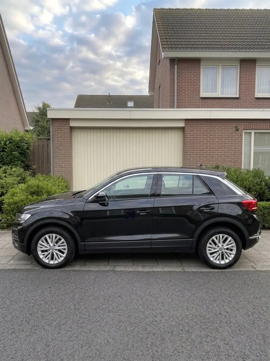Volkswagen T-Roc 1.0 TSI 115pk 2019 Zwart uit 2019, foto 3