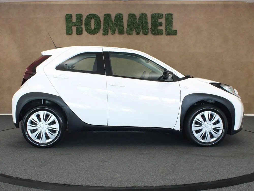 Toyota Aygo X 1.0 VVT-i S-CVT Play uit 2022, foto 12