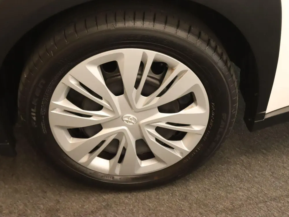 Toyota Aygo X 1.0 VVT-i S-CVT Play uit 2022, foto 2