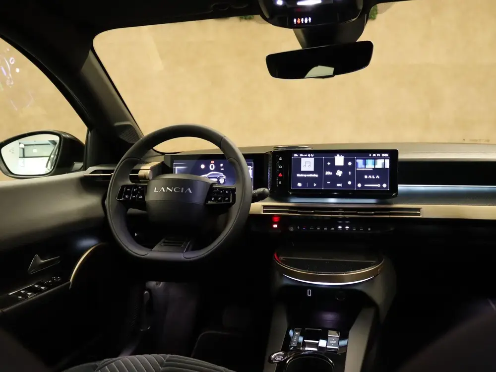Lancia Ypsilon LX 51 kWh - ORIGINEEL NEDERLANDSE AUTO - DODE uit 2025, foto 4