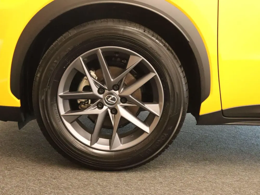 Lexus LBX 1.5 Business Line 2WD uit 2024, foto 2