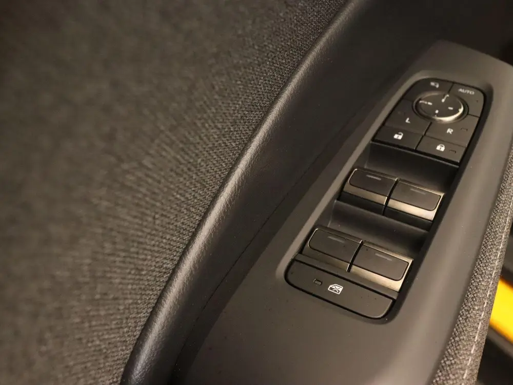 Lexus LBX 1.5 Business Line 2WD uit 2024, foto 20