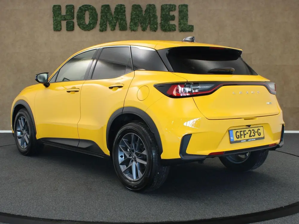 Lexus LBX 1.5 Business Line 2WD uit 2024, foto 7