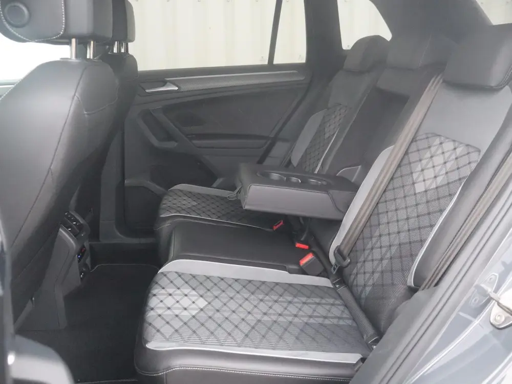 Volkswagen Tiguan 1.4 TSI eHybrid 245pk DSG R-Line Business+ uit 2022, foto 12