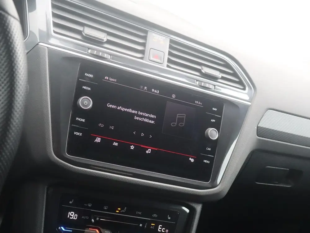 Volkswagen Tiguan 1.4 TSI eHybrid 245pk DSG R-Line Business+ uit 2022, foto 20