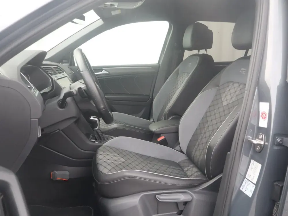 Volkswagen Tiguan 1.4 TSI eHybrid 245pk DSG R-Line Business+ uit 2022, foto 4
