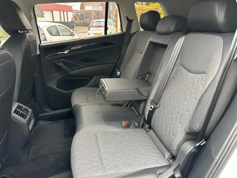 Volkswagen Tayron 1.5 eHybrid R-Line Edition|Afn. Trekhaak|1 uit 2025, foto 14
