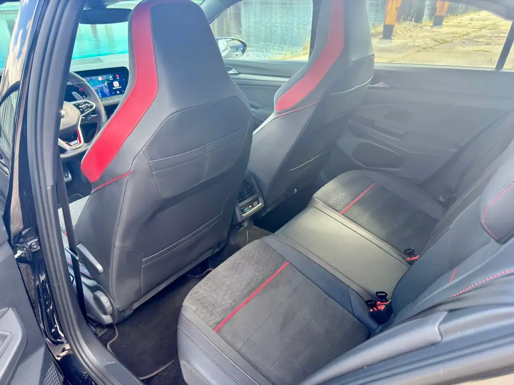 Volkswagen Golf GTI Clubsport 2.0 TSI PANO H&K 450pk uit 2021, foto 16
