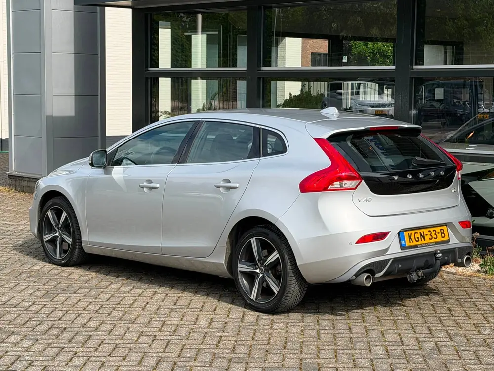Volvo V40 1.5 T2 R-Design Automaat Trekhaak ! uit 2019, foto 4