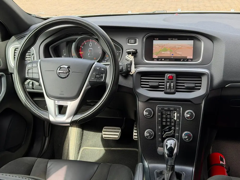Volvo V40 1.5 T2 R-Design Automaat Trekhaak ! uit 2019, foto 6
