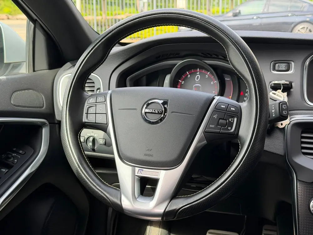 Volvo V40 1.5 T2 R-Design Automaat Trekhaak ! uit 2019, foto 7