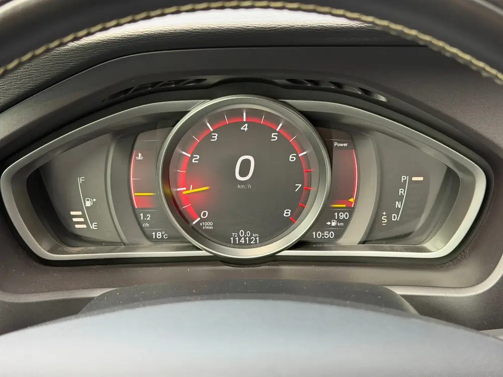 Volvo V40 1.5 T2 R-Design Automaat Trekhaak ! uit 2019, foto 8