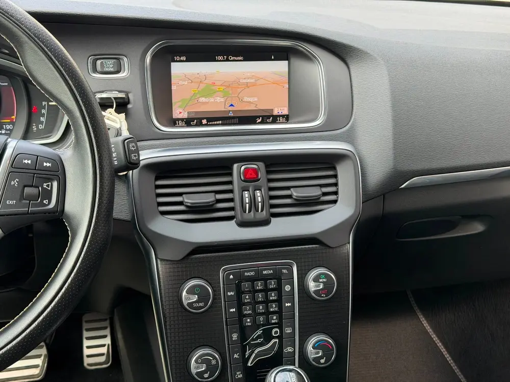 Volvo V40 1.5 T2 R-Design Automaat Trekhaak ! uit 2019, foto 9