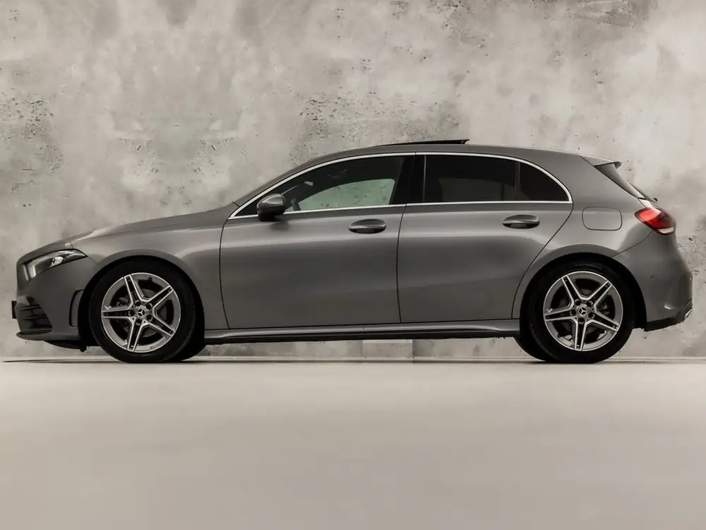 Mercedes-Benz A-Klasse 200 AMG Sport 163Pk Automaat (PANORAM uit 2020, foto 2