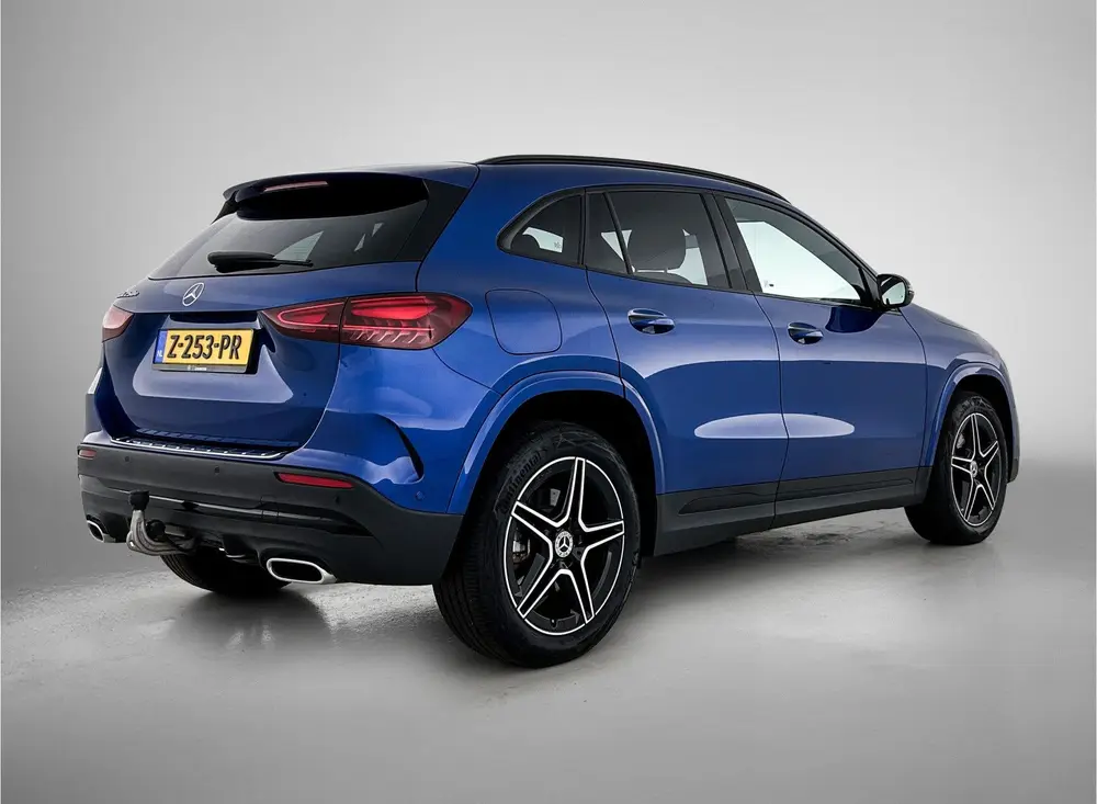 Mercedes-Benz GLA 250 e Star Edition AMG Line uit 2024, foto 2