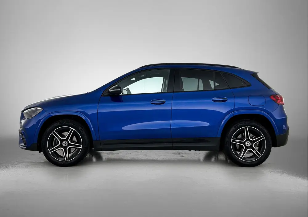 Mercedes-Benz GLA 250 e Star Edition AMG Line uit 2024, foto 3