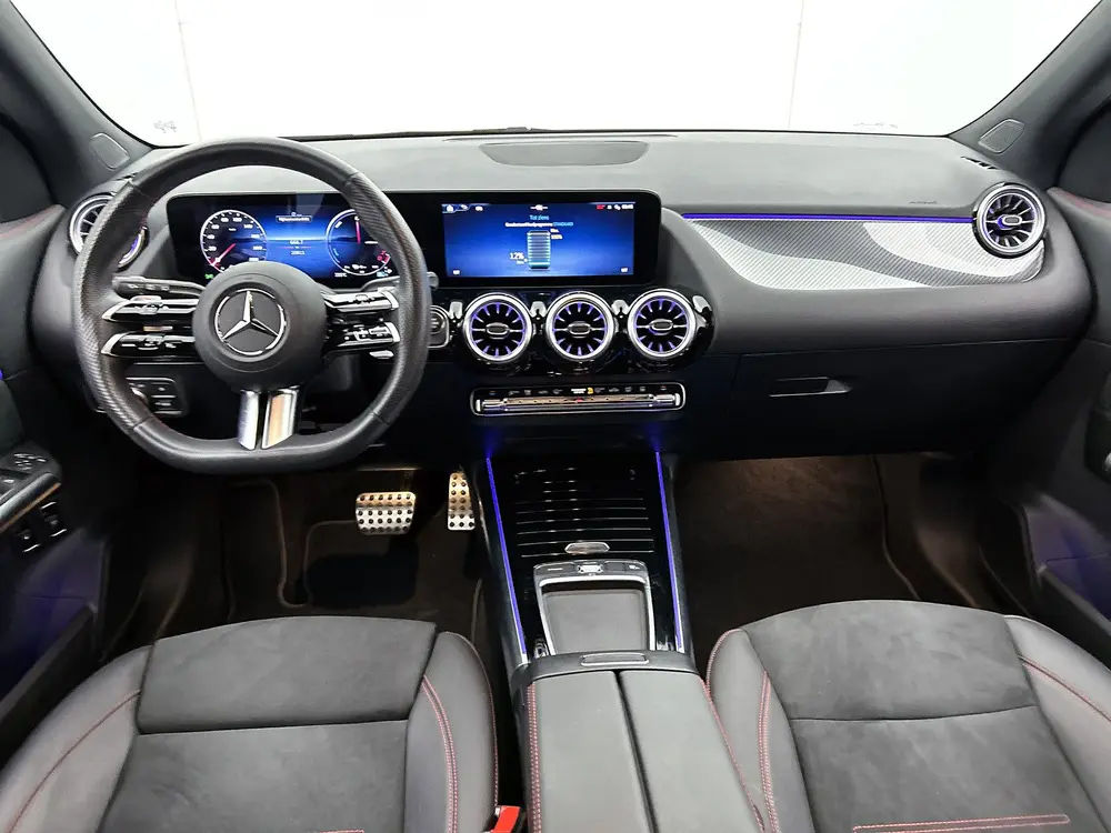 Mercedes-Benz GLA 250 e Star Edition AMG Line uit 2024, foto 4