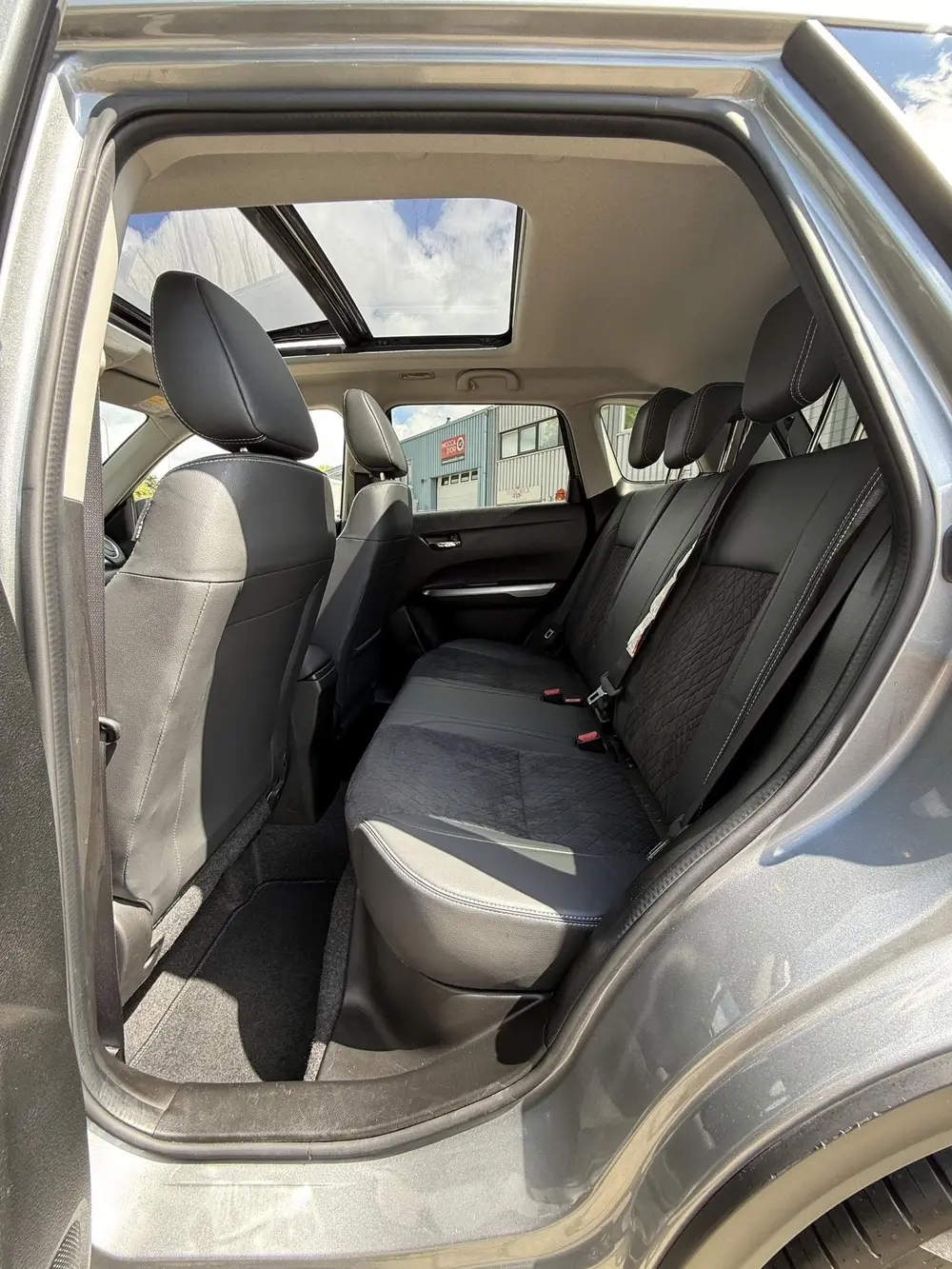 Suzuki Vitara 1.0 Boosterjet Stijl uit 2019, foto 13