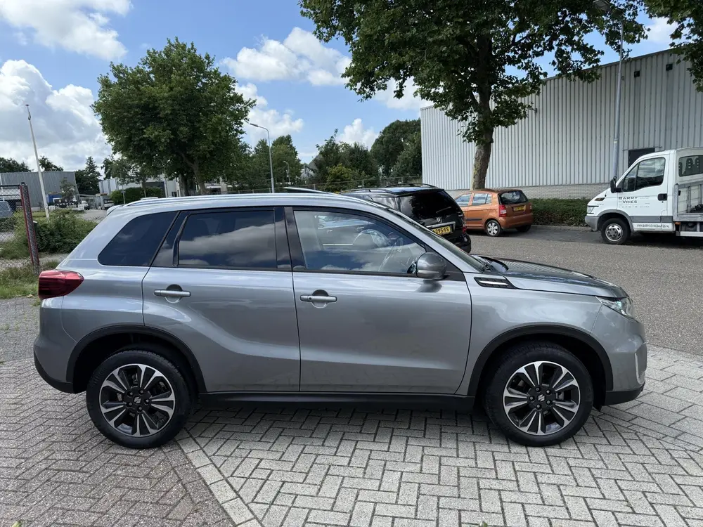 Suzuki Vitara 1.0 Boosterjet Stijl uit 2019, foto 4
