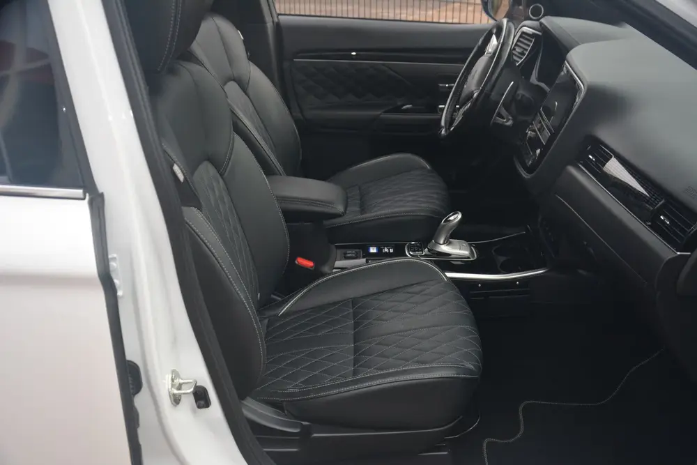 Mitsubishi Outlander 2.4 PHEV S-Edition Nederlandse auto 710 uit 2019, foto 15