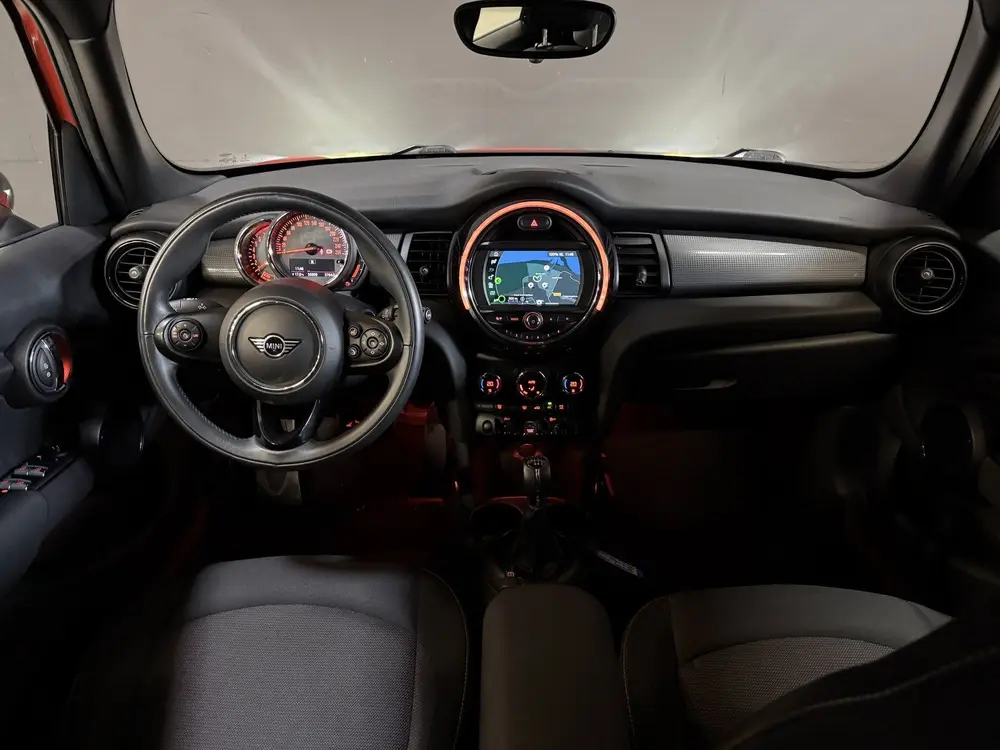 Mini Cooper 1.5 Cooper Pepper uit 2019, foto 2