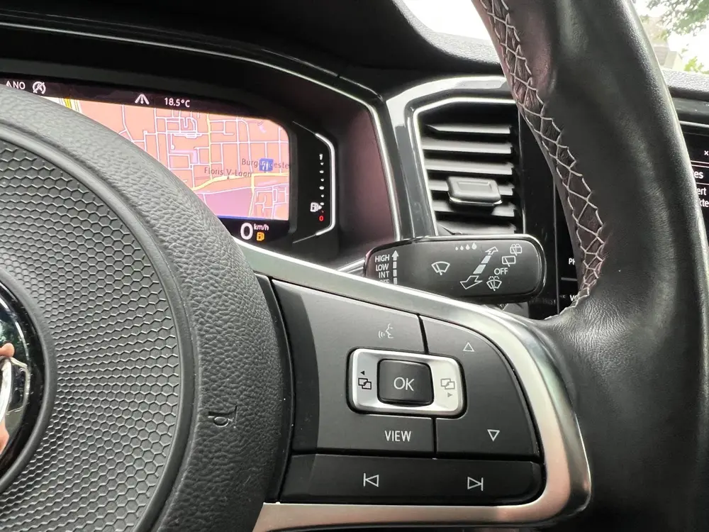 Volkswagen T-Roc 2.0 TSI 4-Motion 3x R-Line DSG Virtual/Pano uit 2019, foto 18