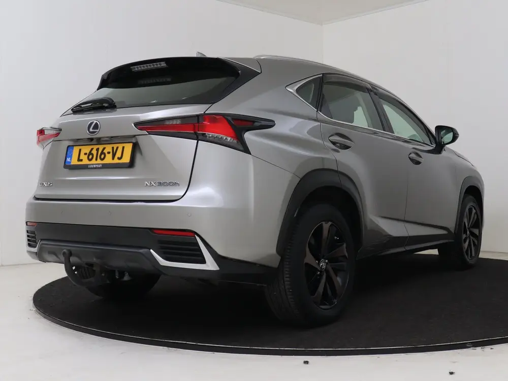 Lexus NX 300h AWD Sport Edition | Trekhaak | Safety System | uit 2019, foto 2