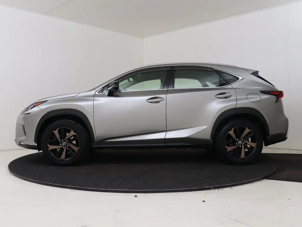Lexus NX 300h AWD Sport Edition | Trekhaak | Safety System | uit 2019, foto 3