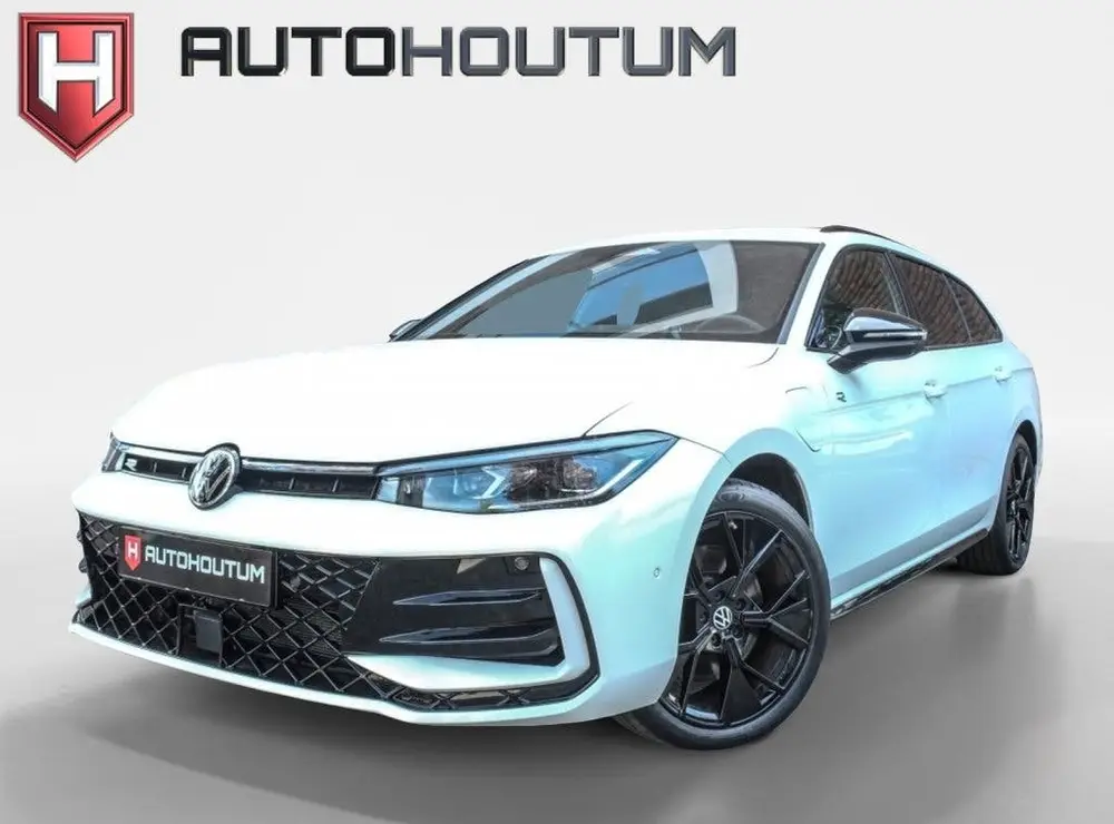 Volkswagen Passat Variant 1.5 eHybrid PHEV 272pk R-Line Edit uit 2024
